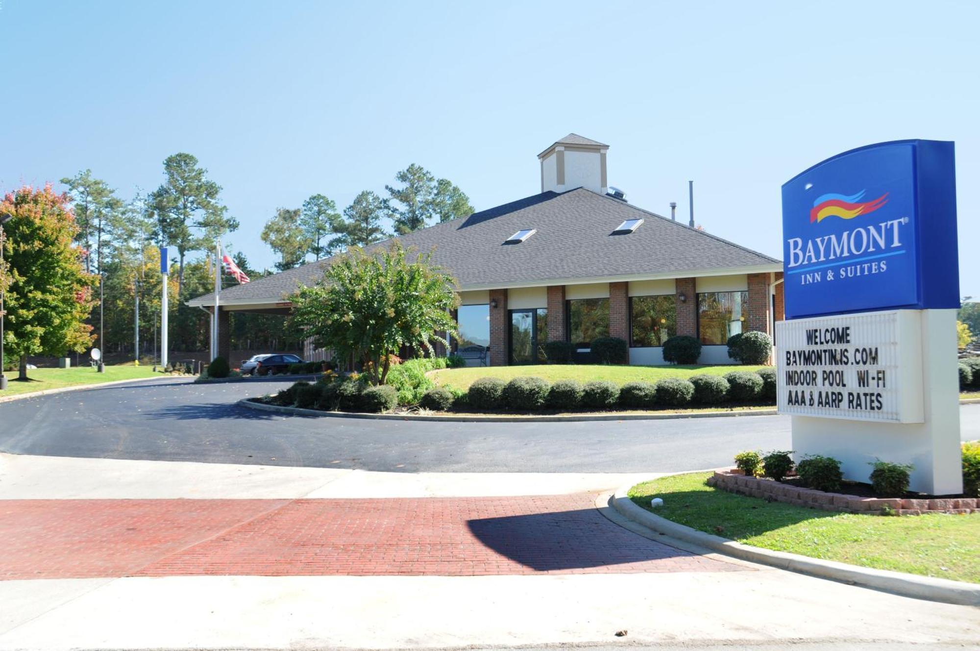 Baymont By Wyndham Lagrange Hotel Bagian luar foto