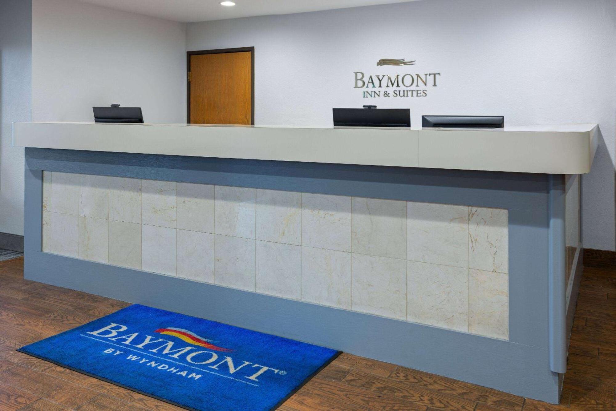 Baymont By Wyndham Lagrange Hotel Bagian luar foto